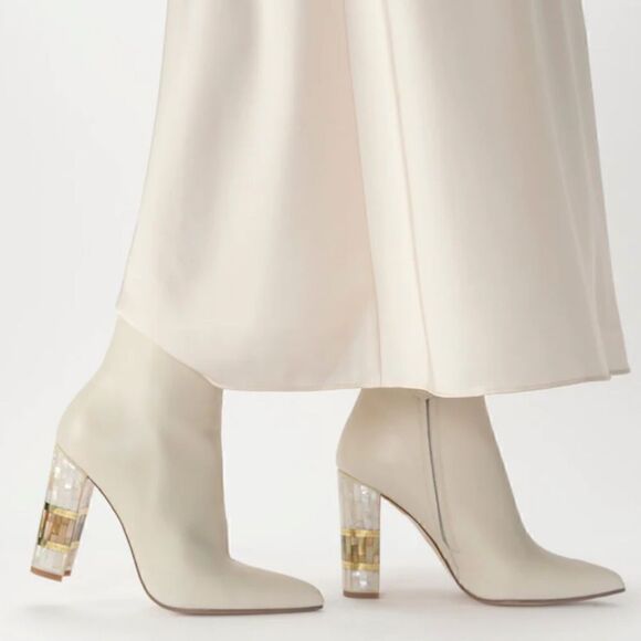 FREYA ROSE
LONDON - Picture 3 of 14